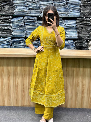 Navratri Special Bandhej Anarkali Kurta Set
