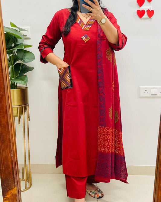 V-Neck Ethnic Kurti, Pant & Dupatta Set