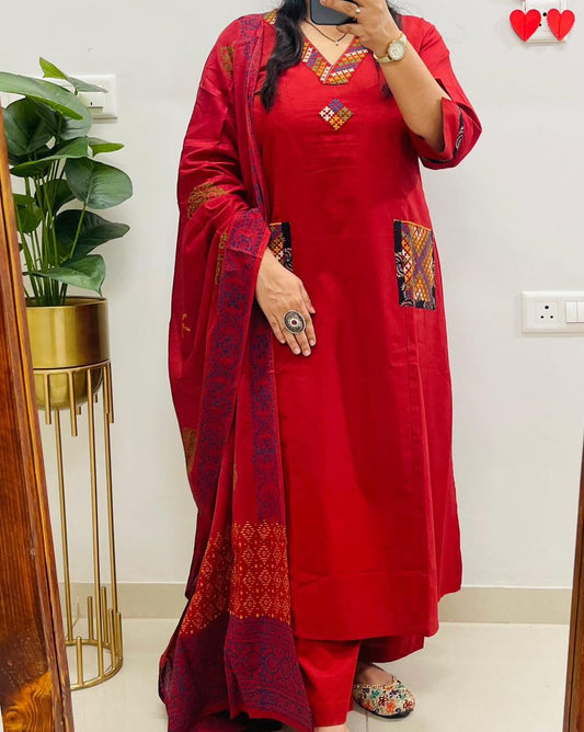 V-Neck Ethnic Kurti, Pant & Dupatta Set