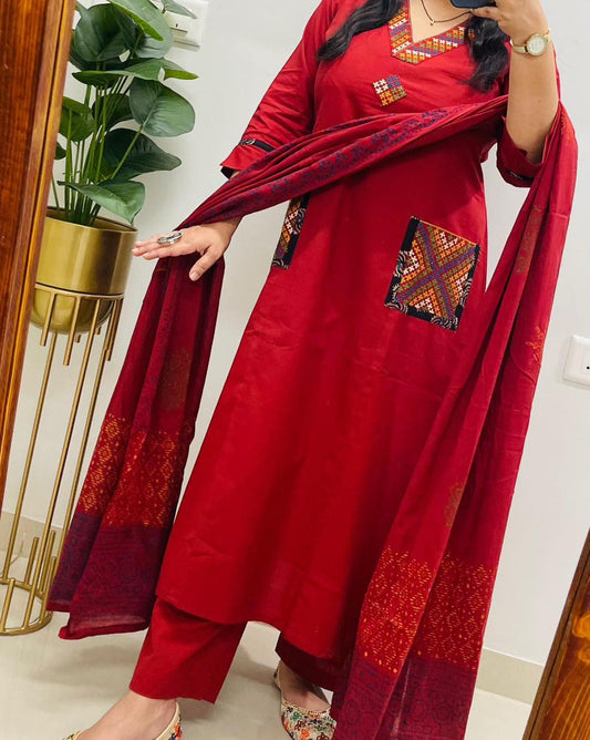 V-Neck Ethnic Kurti, Pant & Dupatta Set