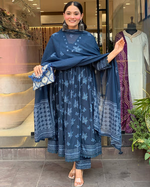 Elegant Anarkali Kurta Set