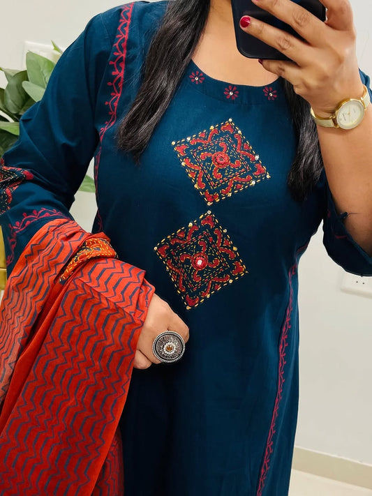 Kurta Pant with Dupatta Suit Set
