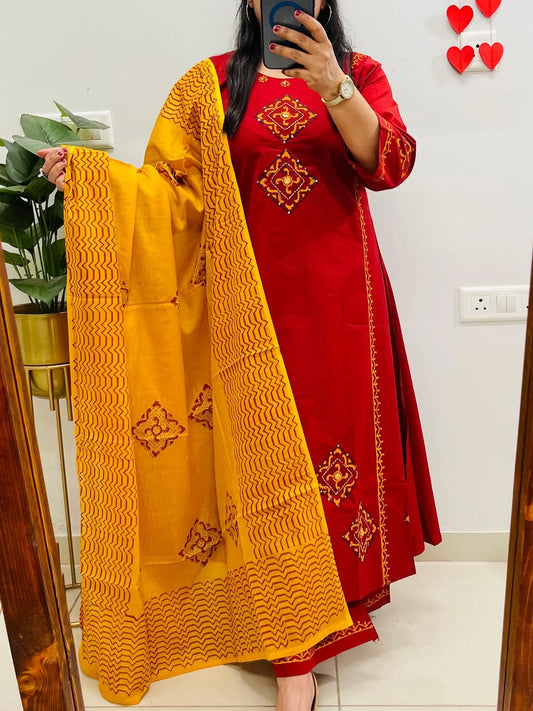 Kurta Pant with Dupatta Suit Set