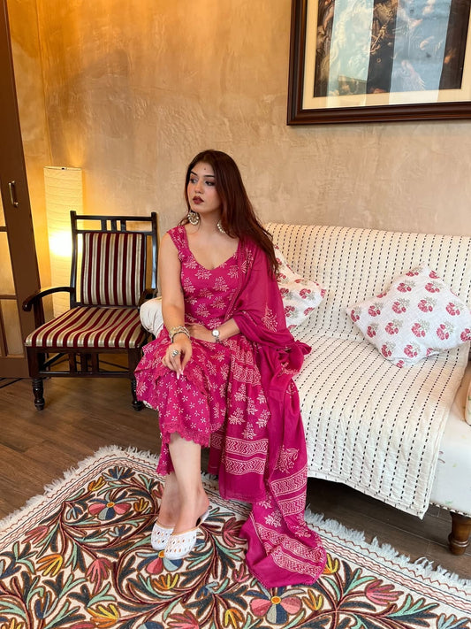 Sleeveless Kurti with Pant & Dupatta