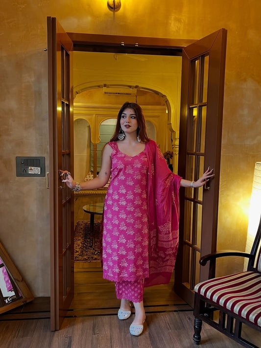 Sleeveless Kurti with Pant & Dupatta