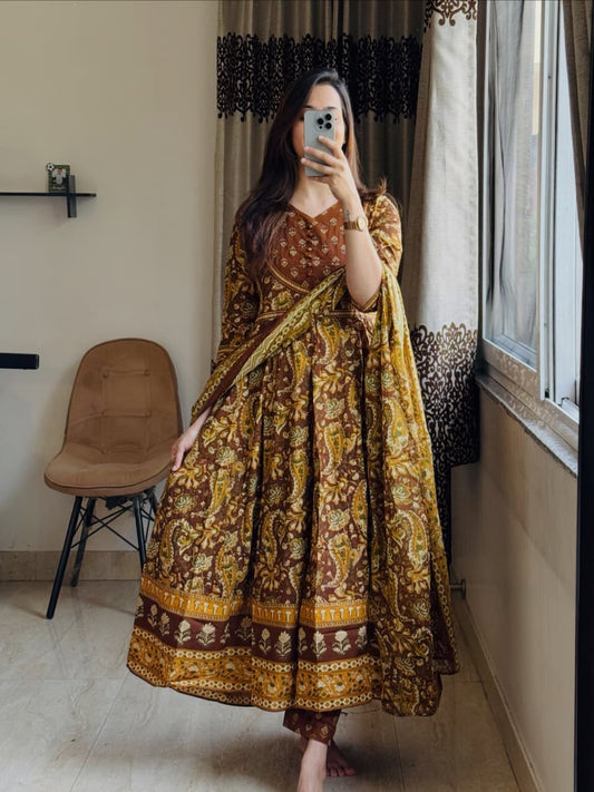 Anarkali Kurta, Pant & Dupatta Set