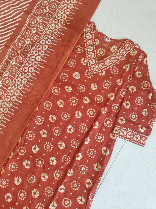 Vibrant Floral Print Kurti Pant & Dupatta Set